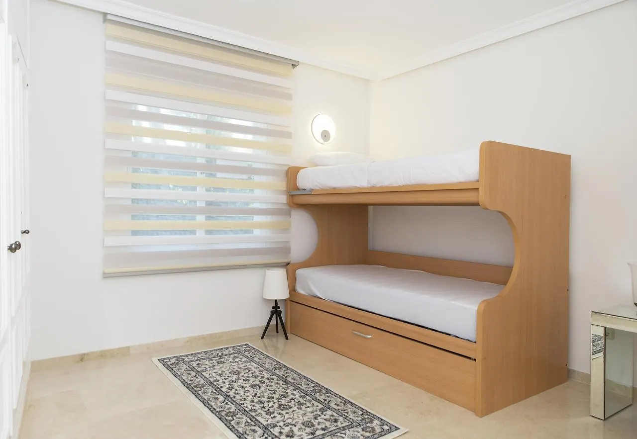 Daire Dominion Beach Otel Estepona